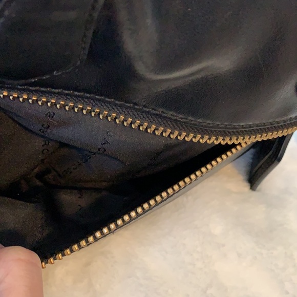 Marc Jacobs MBMJ black leather zippered crossbody purse handbag - Picture 4 of 12